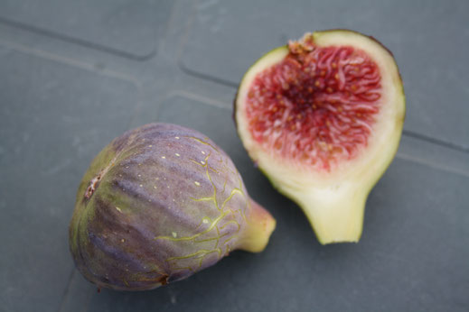 Verse vijgen. Het duurde even voor het door had. Wat zijn ze heerlijk. Ik zal de komende tijd genieten van deze delicatesse