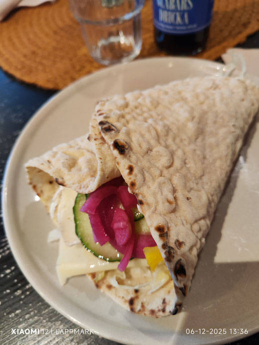 Mijn Tunnbröd met brie en kaas (zonder de salami of hjortron)