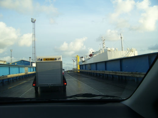 Op weg naar de douane.