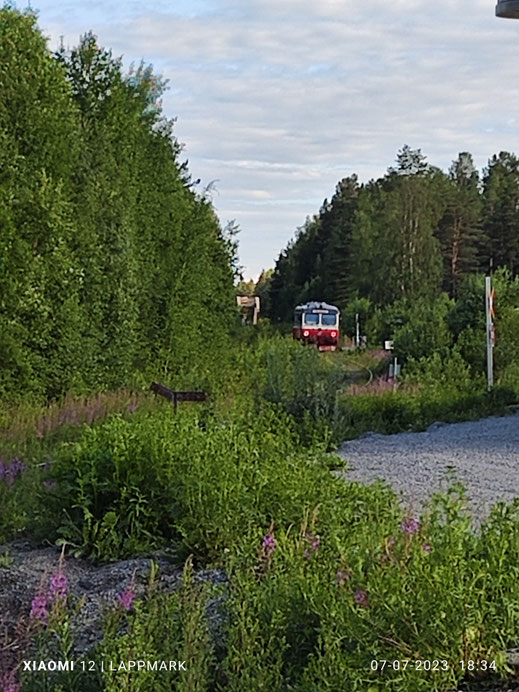 Inlandsbanan, een fantastische treinreis van Mora naar Gallivare. Hier aankomst bij Åsarna. Hier blijven we eten. 