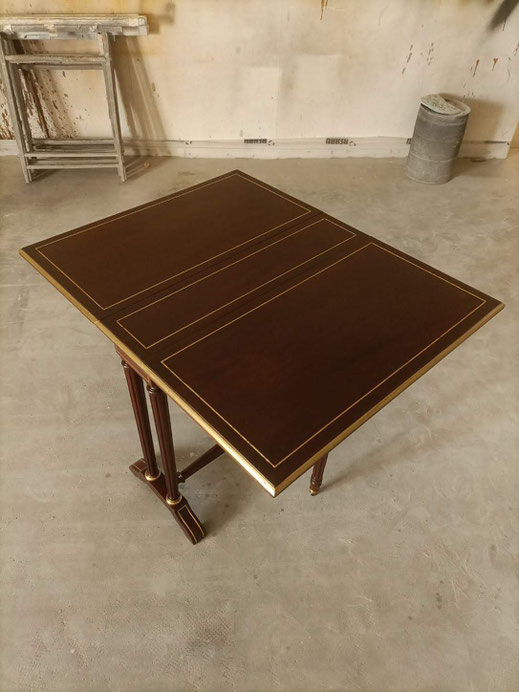 table de jeux en acajou et filets de bronze