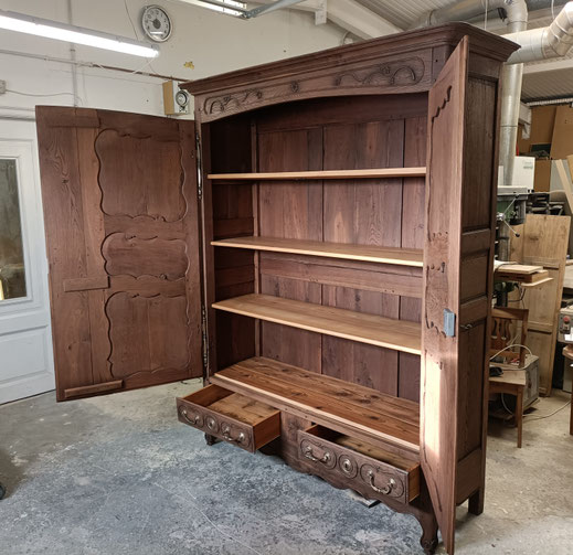 Armoire en chêne, deux portes, deux tiroirs