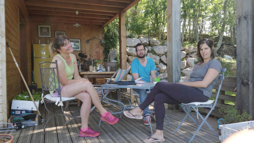 les membres fondateurs de La Cafetière en mode décontracté