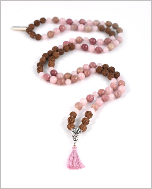 Mala mit Jade, Rhodochrosit, Achat Edelsteinen und Rudraksha Perlen -  Hemavati