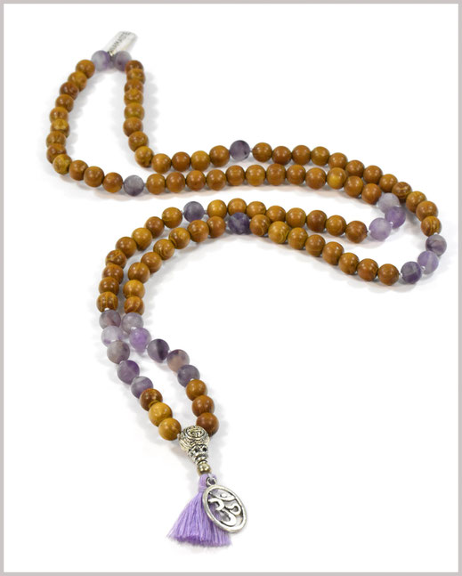 Mala mit Amethyst Edelsteinen und Sandelholz Perlen - Avani