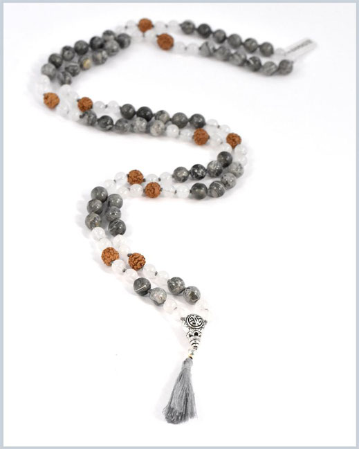 Mala mit Achat, Jaspis Edelsteinen und Rudraksha Perlen