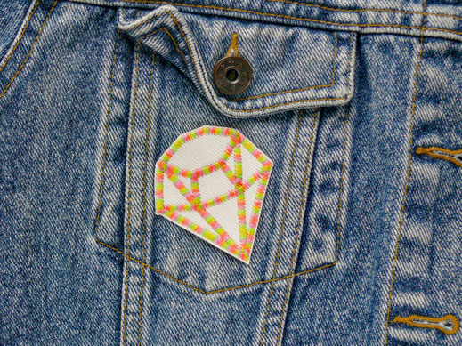 Diamant Patch zum aufbügeln als Accessoire auf einer Jeansjacke