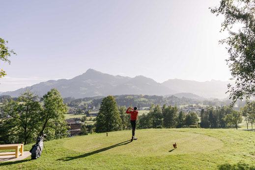 Golfer beim Abschlag