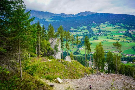 Wandern mit Hund in Sterzing; Gilfenklamm mit Hund