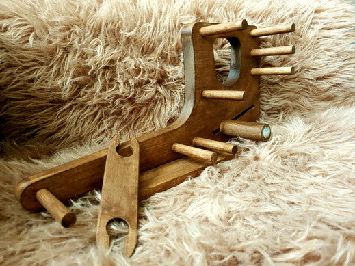 Kleiner Webrahmen: 115mm breit, 375mm lang und 185mm hoch