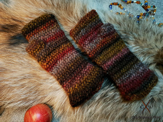 Nadelgebundene Armstulpen in multicolor braun aus reiner Wolle im Oslostich