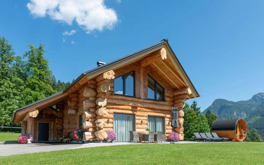 Blockhaus in Gosau mit Sauna und Blick auf den Gosaukamm