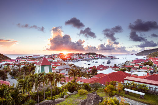 Sunset in the Bay of Gustavia © Guirec Pouliquen, Comité Territorial  du Tourisme de Saint Barthélemy CTTSB