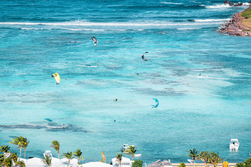 Kitesurf dans l lagune de St Barth's © Guirec Pouliquen, Comité Territorial  du Tourisme de Saint Barthélemy CTTSB