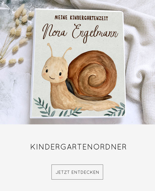 Personalisierter Kindergartenordner mit handgemaltem Schneckenmotiv und Namen