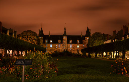 Palais Ducal, lieu emblématique de la ville de Nevers, situé à côté de la Mairie