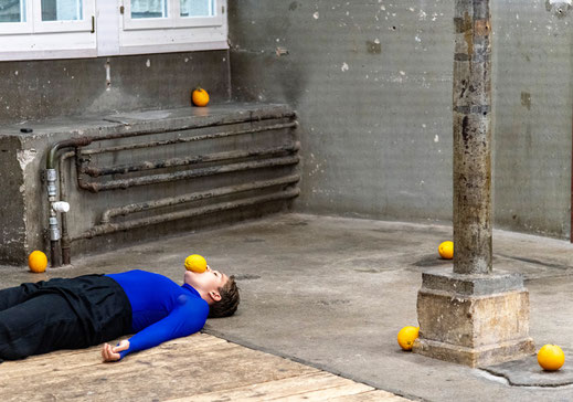 sehnerv-kunstverein-ausstellung-kunstraum-bern-buempliz-jasmin-kiranoglu-performance-foto-tim-rod