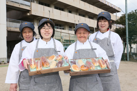 かしの木片山 かしの木