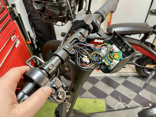 BLAZE KICKBOARD EV Lite スイッチボックス 接触不良箇所の確認