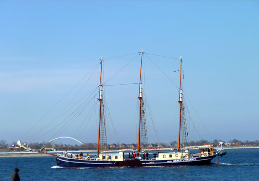 Einmaliger Blick auf die Ostsee mit der Hafeneinfahrt