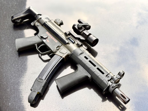 MAGPUL  M-Lokハンドガードにも対応