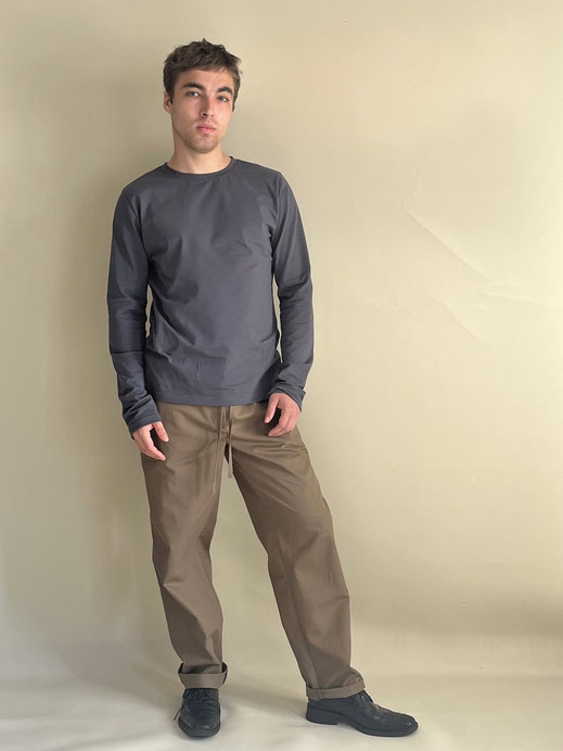 BASICSHIRT / dunkelgrau