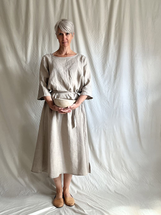 BASIC-LEINENKLEID / natur