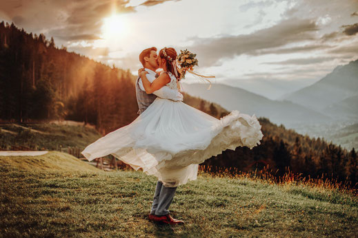 Brautpaar Hochzeitsfoto MOOI decoration – Hochzeit Dekoration Ideen München