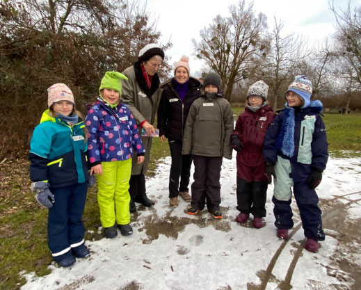 Die NaJu-Kindergruppe des LBV Deggendorf mit Gabi Eisenreich und Angelika Schäfer