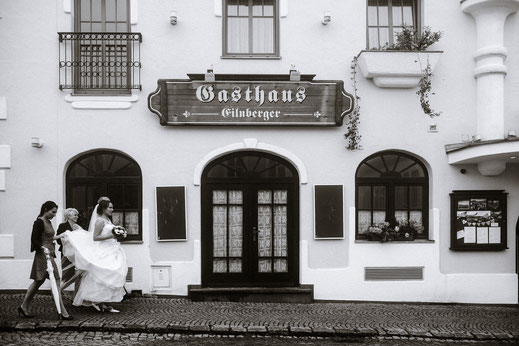 Weddingphotographer Wedding Hochzeit Hochzeitsfotografen Babybauch Vineyard Weingarten See Schloss Wien Vienna Wachau Vintage Boho mrsrmrgeen mrsmrgreen.at Fotografen Exklusiv