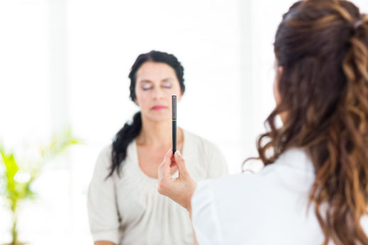 Person wird Hypnotisiert