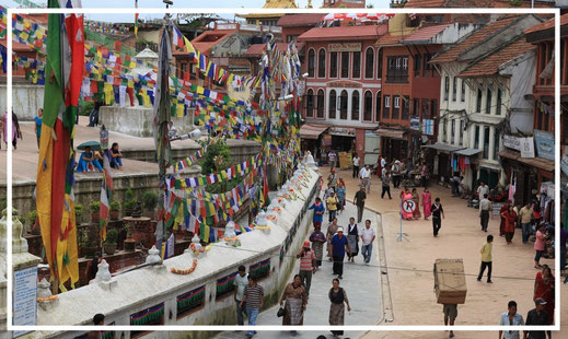 Rundgang-Stupa-BOUDNATH-Kathmandu-Nepal-E980