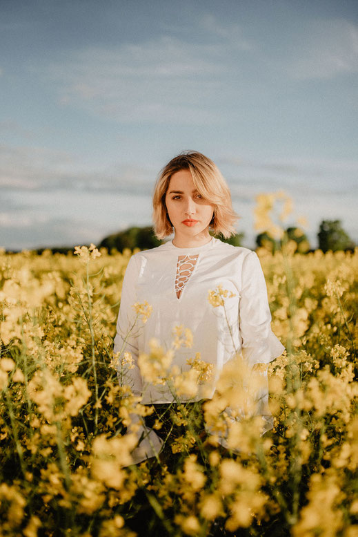 Fotoshooting im Rapsfeld - München by Sebastian Pintea