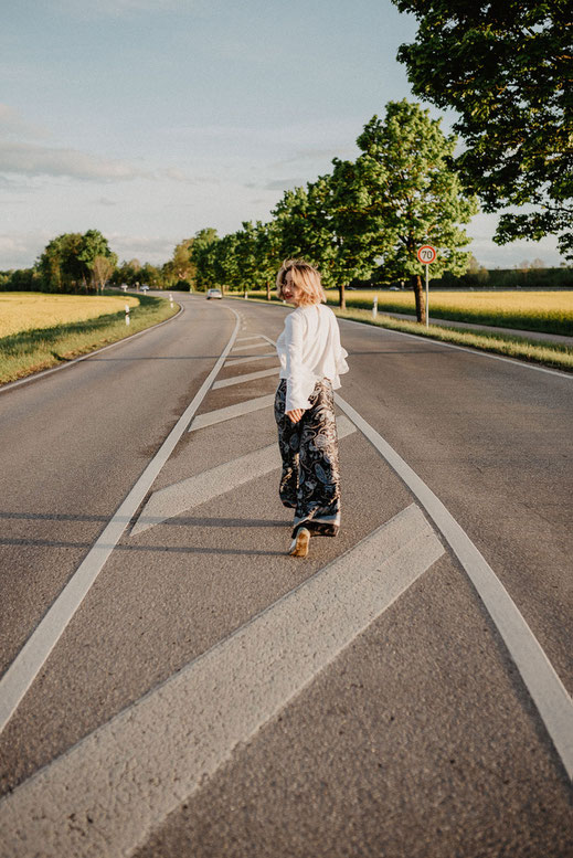 Fotoshooting im Rapsfeld - München by Sebastian Pintea