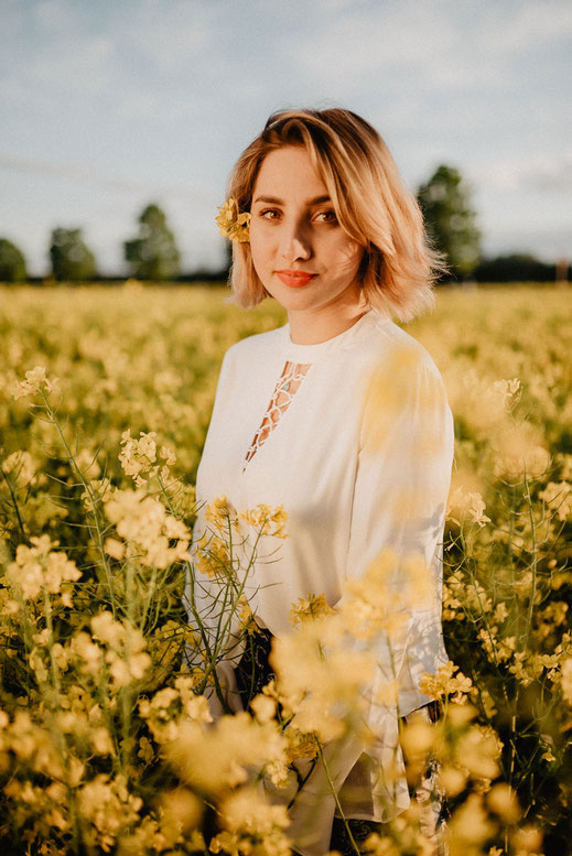 Fotoshooting im Rapsfeld - München by Sebastian Pintea