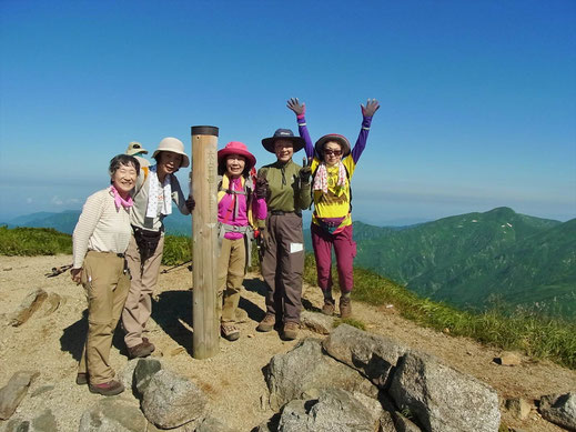 飯豊連峰最高峰の大日岳(2,128m)に到着