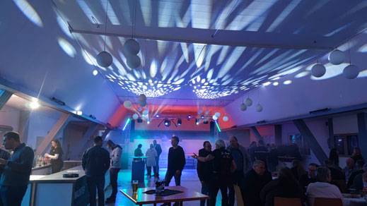Silvesterfeier mit Partybeleuchtung und DJ zum Jubiläumsjahr 1175