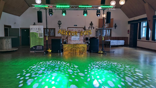 Abi-Ball in Daseburg mit Licht- und Tontechnik von Feet to the Beat