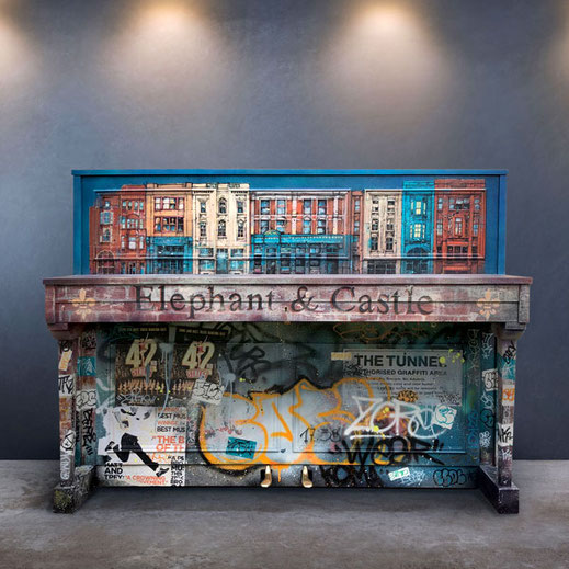 Piano custom customisation piano personnalisé tagué graffé graffiti art covering original artistique instrument musique peint à la main personnalisé street art graffmatt objet déco urbain
