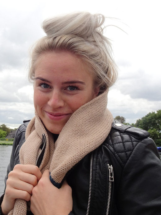 Charlie Alpaca Scarf styled on woman – handmade in Amsterdam.