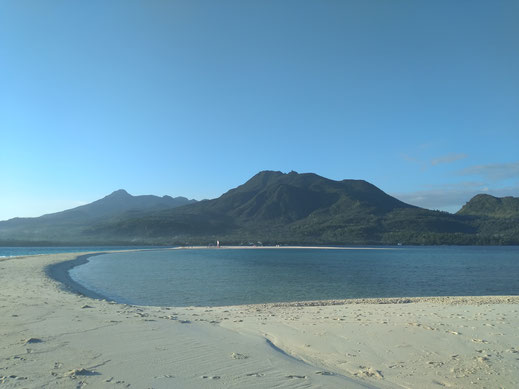 White Island - Camiguin, isola di sola sabbia bianca, acqua di mare cristallina, vista sull'Hibok-Hibok vulcano, immersioni