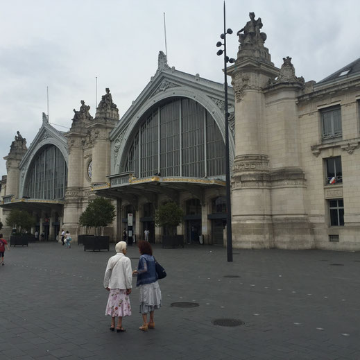 Bahnhof Tours