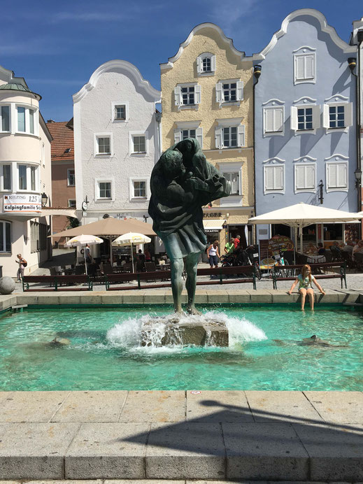 Christophorus-Brunnen aus 1963  von Prof. Hans Wimmer