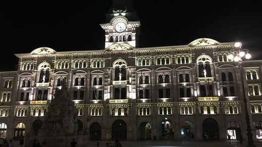 Palazzo Comunale an der Piazza Grande
