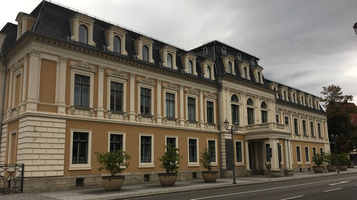 Das Große Palais wurde 1821 im barocken Stil als Sitz für den Meininger Erbprinzen Bernhard errichtet.