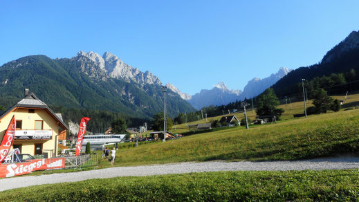 Im Hintergrund die Julischen Alpen