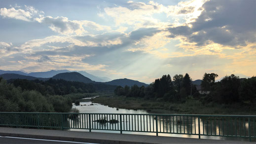 Brücke über die Drau nach Rosegg