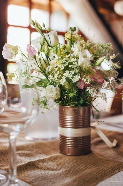 DIY Hochzeitsdekoration mit schönen Blumen