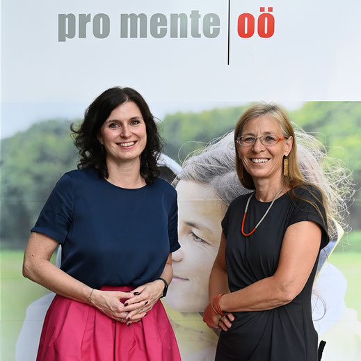 MMag.a Christine Kratochwill-Pichler und Mag.a Barbara Gschwandtner, Abteilungsleiterinnen Personalmanagement, pro mente OÖ