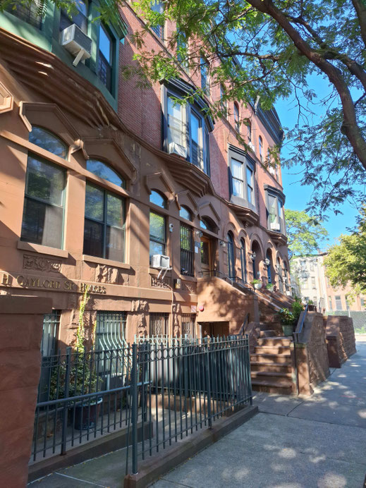 New York, Harlem : East 130th Street